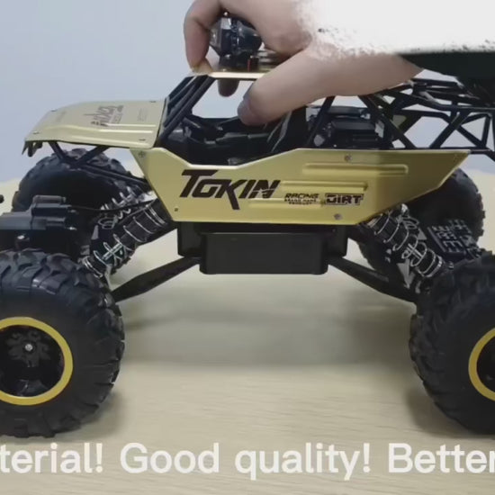 28 cm 4x4 remote control off-road car with rugged tires, LED lights, and a bold design, suitable for children aged 6 and up.
